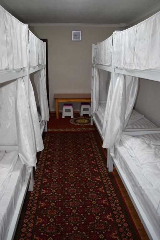 Camel Track Guesthouse And Tour Operator Llc Ulan Bator Rum bild